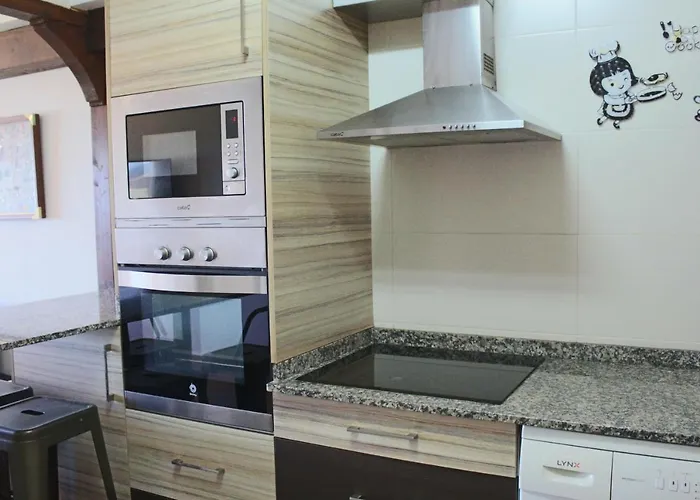 A Pie De Mar En Baiona