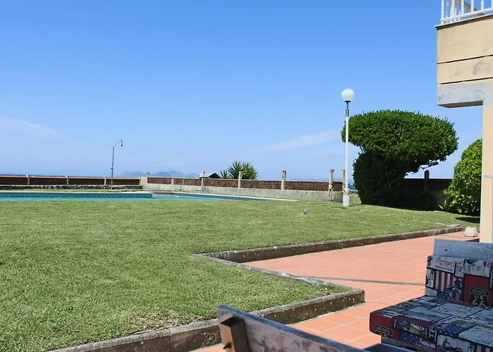 A Pie De Mar En